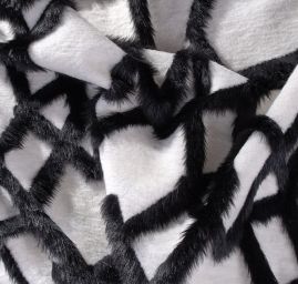 Pletenina s imitací kožešiny bílo/černá