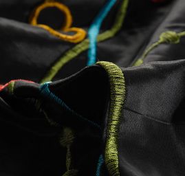 Vyšívaný taft geometrický vzor