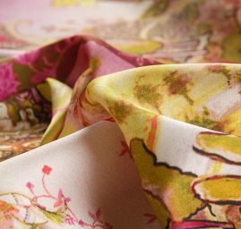 Satén nepružný tisk motiv krajiny zelený