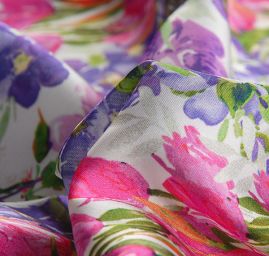 Satén nepružný tisk rozkvetlá louka slon. kost