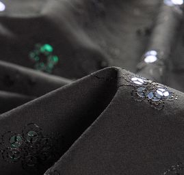 Bavlněný etamín černý výšivka flitry