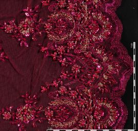 Krajka na tylu fuchsiová výšivka korálky