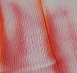 Ručně malovaná látka oranžovo-červená