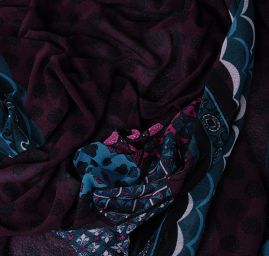 Úplet žoržetového vzhledu kupón vínový