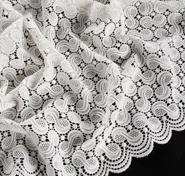 Hrubá krajka geometrický vzor bílá