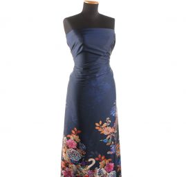 Mikado tkanina tisk květy/labutě na modrém