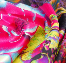 Satén vzor růže a fantazie barev