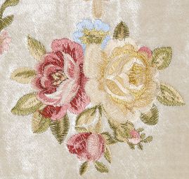 Samet s barokní květinovou výšivkou smetanový