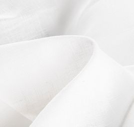 Len jemný středně sílný předepraný bílé barvy