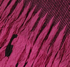 Látka kupón dva tvarované kraje fuchsie/černá