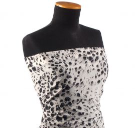 Hedvábný žoržet černobílý vzor