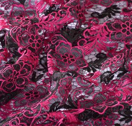 Efektní krajka na tylu motiv květy fuchsiová/černá