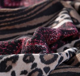 Úplet tisk zvířecí motiv/vlnky vínový