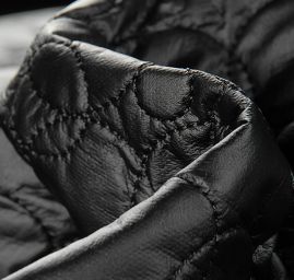 Látka prošev geometrický vzor imitace kůže