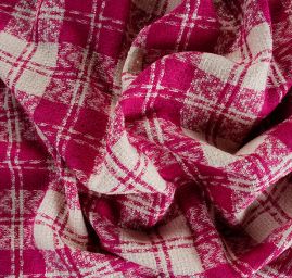 Kostýmová látka s plastickým vzorem růžová bílá