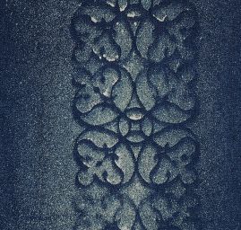 Riflovina pružná tisk ornamentu modrá II.jakost