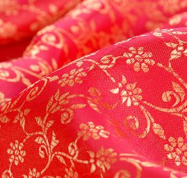 Žakárová látka jemná starorůžová/zlatá