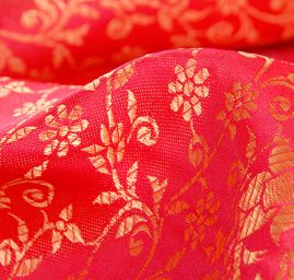 Žakárová látka jemná starorůžová/zlatá