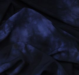 Riflovina jemná pružná batika modromodrá