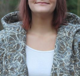 Efektní textilie s nevšední výšivkou