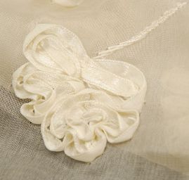 Hedvábná plastická krajka květy