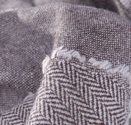 Efektní látka na kostým tweed/rybí kost hnědá