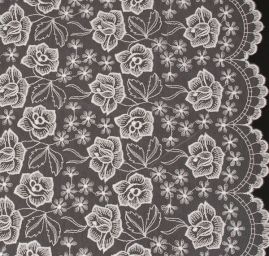 Bílá krajka na tylu s výšivkou růže