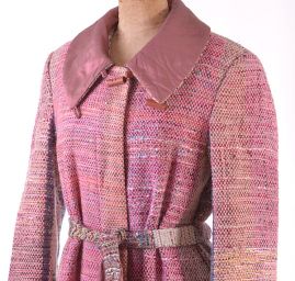 Originální kabát z ručně tkané látky růžový