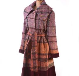 Originálne kabát z ručne tkané metráže vínový