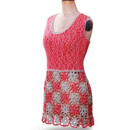 Háčkované mini šaty červená / orechová
