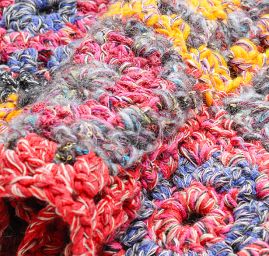 Háčkované pončo s kapucí