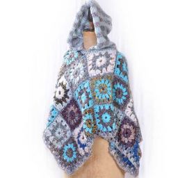 Originální háčkované pončo "špice" s kapucí do modra