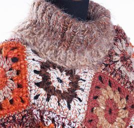 Originální háčkované pončo s rolákem