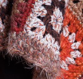 Originální háčkované pončo s rolákem