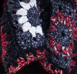 Originální háčkované pončo fialový melír