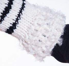 Háčkovaný set čepice šál a rukavice 