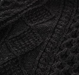 Pletený svetr s plastickým vzorem, černý