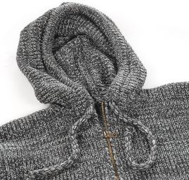 Pletený svetr s kapucí