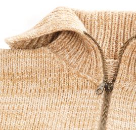 Pletený svetr s rolákem