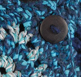 Háčkovaný kabátek modrý melír