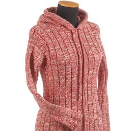 Šaty pletené s kapucí