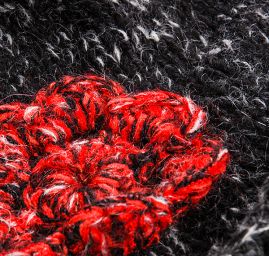 Pletená čepice klobouk s kytkou