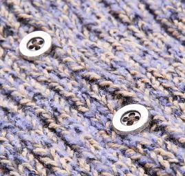 Pletený svetr s rolákem a knoflíky