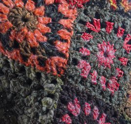 Háčkované pončo s oddělávacím rolákem