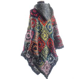 Háčkované pončo s kapucí