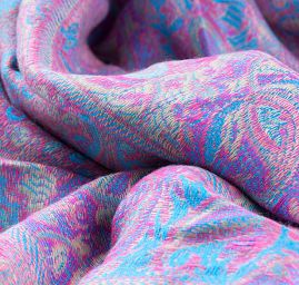 Šála směs kašmír/hedvábí vzor v modrých odstínech