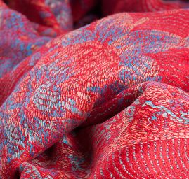 Šála směs kašmír/hedvábí vzor v červených odstínech