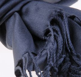 Šála kašmír/hedvábí jemný hladký povrch šedá tmavá