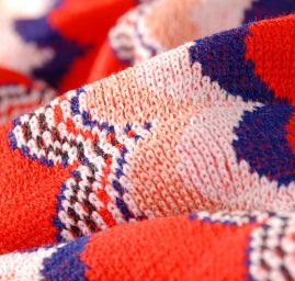 Efektní úplet vlnovky červený