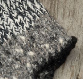 Ručně pletená čepice Marlen "helmička"